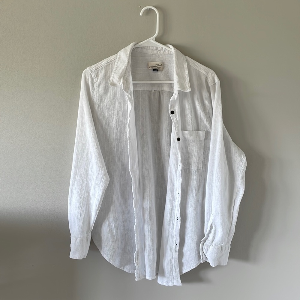 Universal Threads Lightweight White Cotton Button-Down Shirt